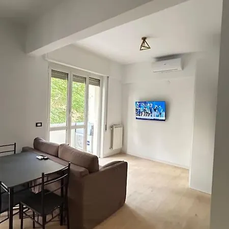 Center - Old Town - With Balcony - Next To Station Appartement *