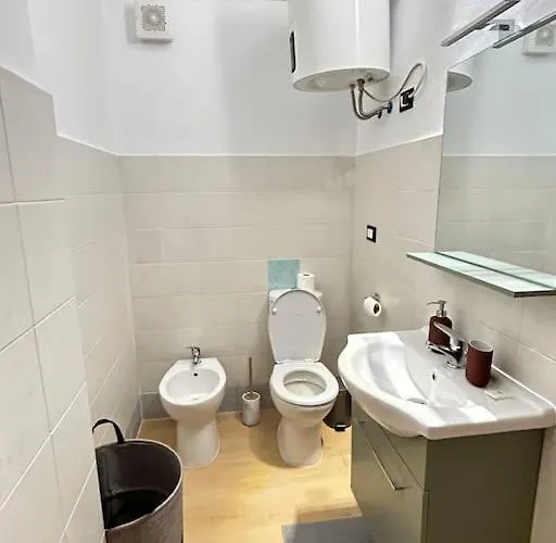 Appartement Center - Old Town - With Balcony - Next To Station Genua