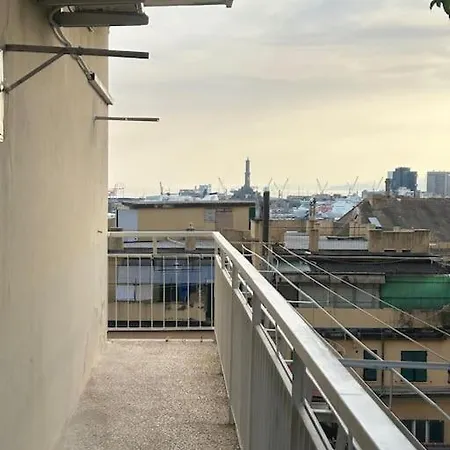 Apartment Center - Old Town - With Balcony - Next To Station Genoa