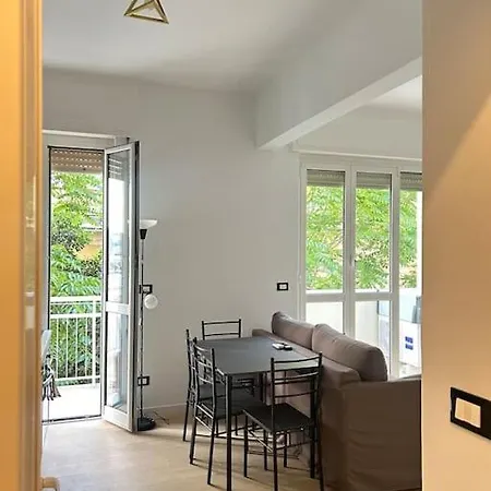 Apartment Center - Old Town - With Balcony - Next To Station