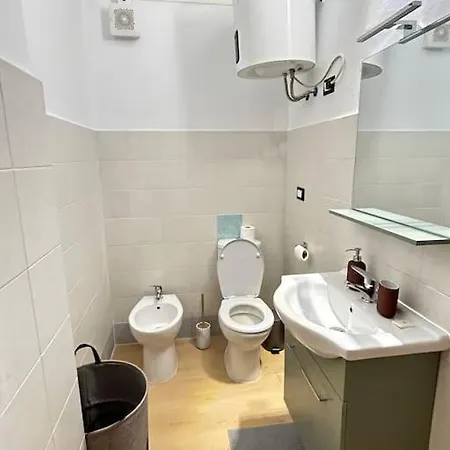 Apartment Center - Old Town - With Balcony - Next To Station Genoa