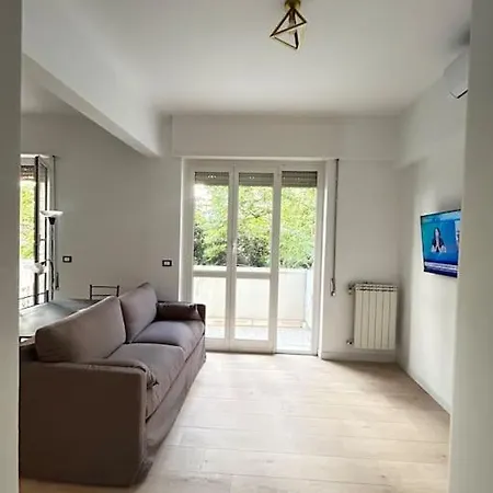 Apartment Center - Old Town - With Balcony - Next To Station Genoa